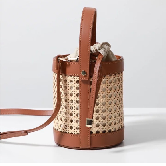 New! Andrea Cardone Rattan Leather Bucket Bag - Picture 3 of 9